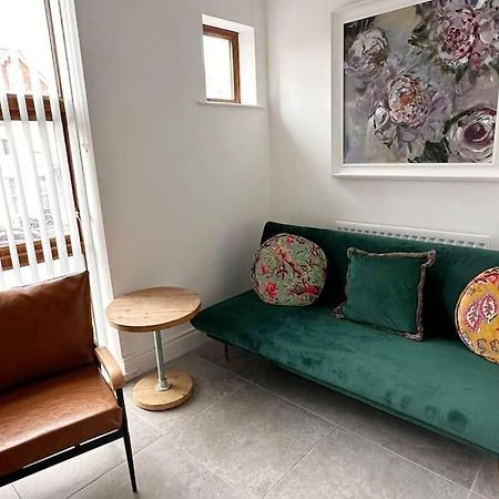 Boutique Style Apartment Belfast Buitenkant foto